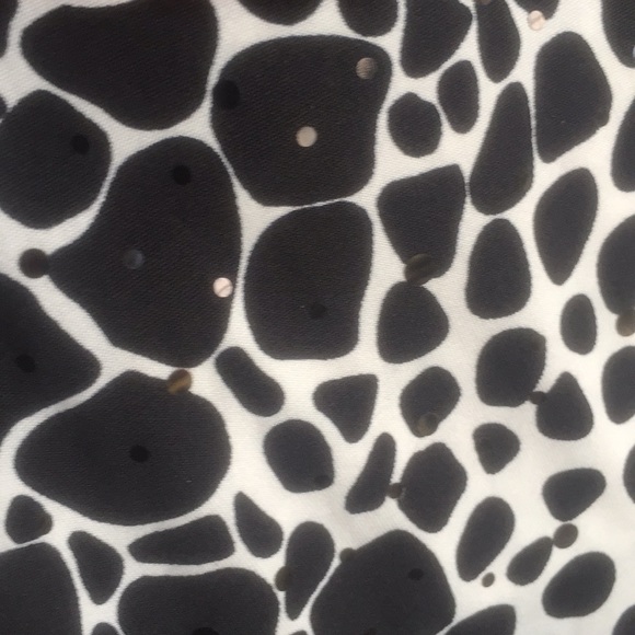 HKR Cowl Neck Black & White Animal Print Top - Picture 4 of 4